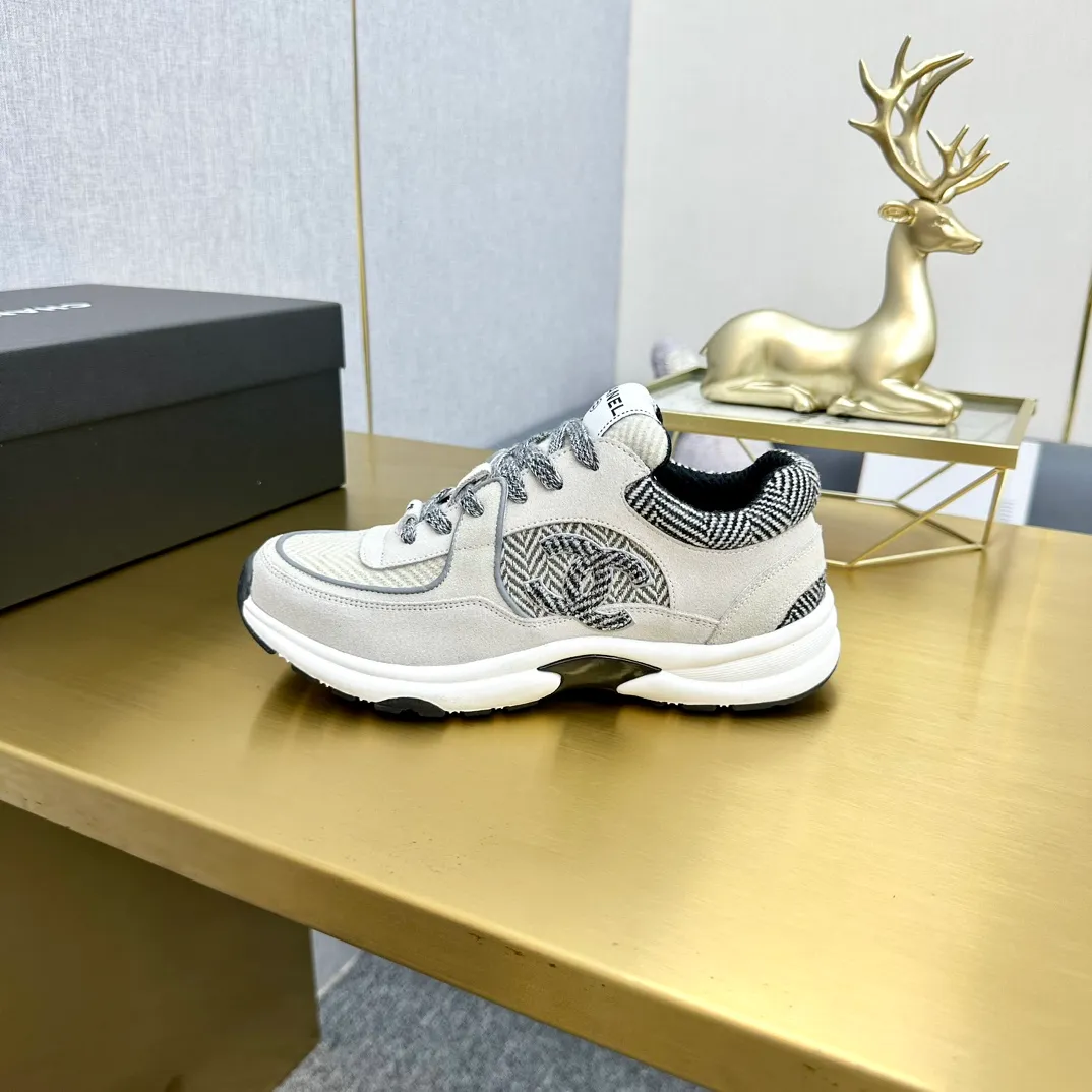 👟👟Ex-factory price 480👟👟 Women's Shoes Women's Clothing Chanel Chanel - 2023 Counter Top Casual Sports Shoes This classic design; the upper is electro-embroidered with a variety of techniques; the outsole is fashionable and sporty; it is unusual to incorporate a variety of color matching elements... The diversified mix and match is very beautiful and versatile, and can be used for leisure, fashion, sports and outdoor... ꫛꫀꪝ Go➫ Material: ❶The upper is made of: original imported mercerized velvet + double-layer breathable mesh ❷The inner lining is made of: the original imported breathable mesh ❸The outsole is based on: original T👟👟factory price U combination outsole. Counter boutique packaging complete set for women 35–41 and men 38-46